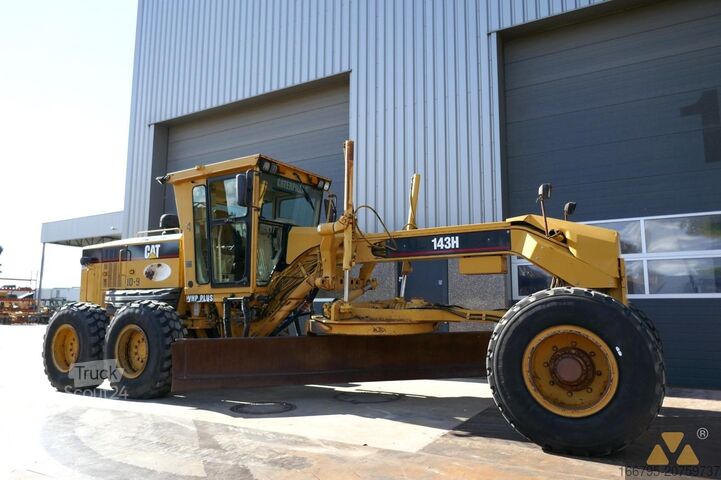 Równiarka Caterpillar 143H