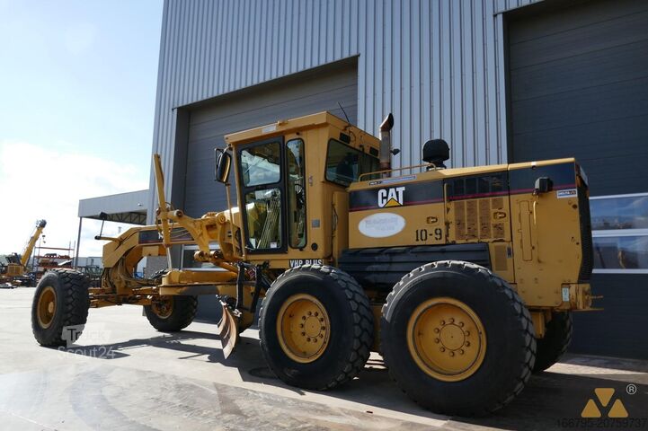 Równiarka Caterpillar 143H