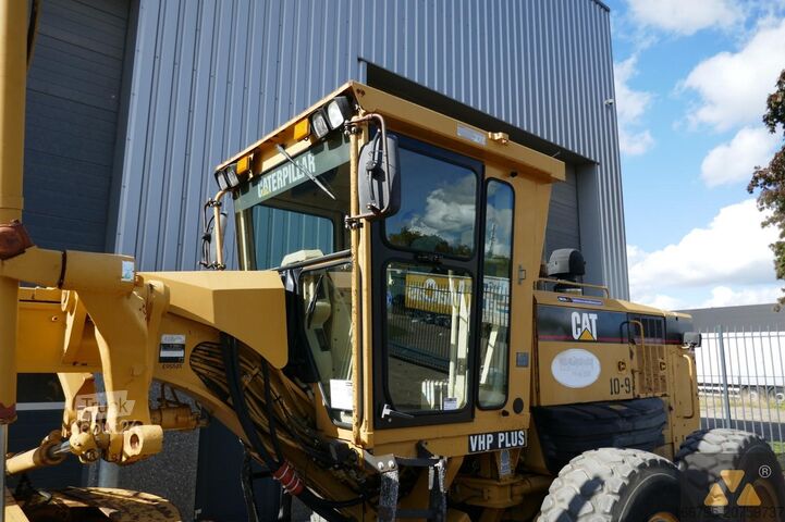 Równiarka Caterpillar 143H