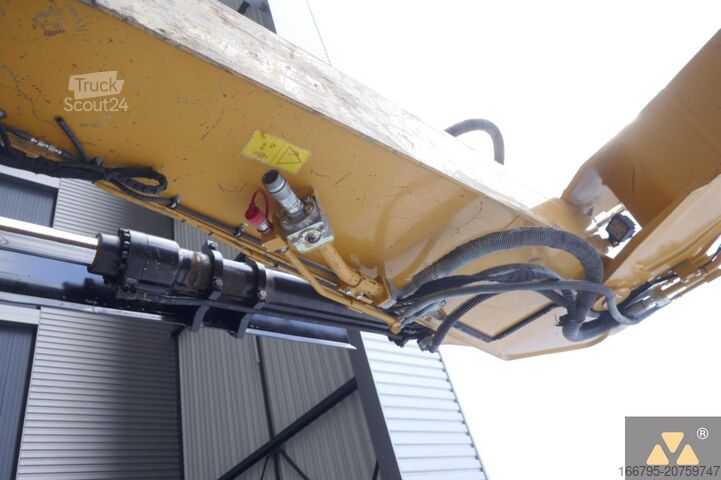 Koparka gąsienicowa Caterpillar 325F LCR