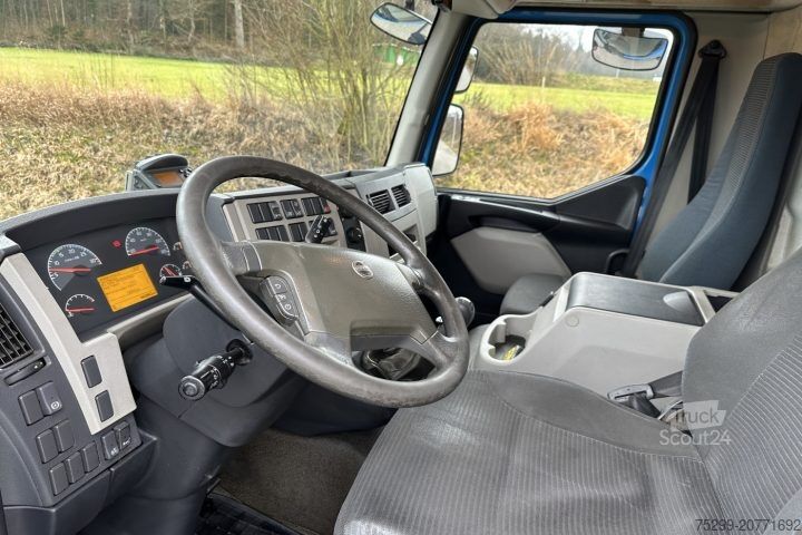 Camión plataforma con toldo Volvo FLL-280 4x2R Plane / HB / Swiss-Vehicle