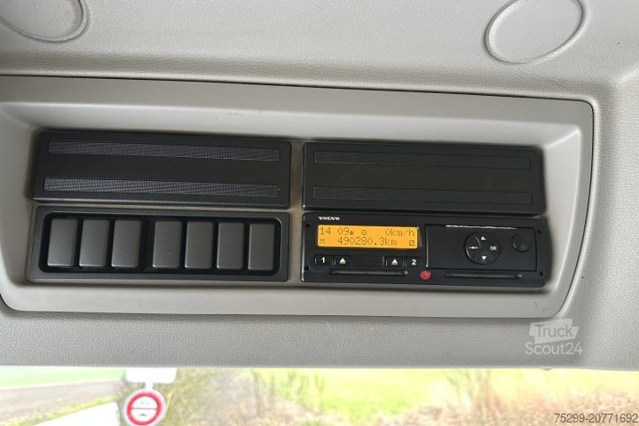 Camión plataforma con toldo Volvo FLL-280 4x2R Plane / HB / Swiss-Vehicle