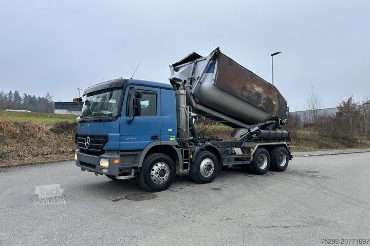 Camión volquete trilateral Mercedes-Benz Actros 3244 8x4 SWS Meiller / Swiss-Vehicle
