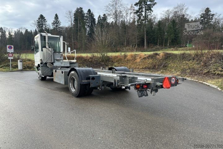Chasis de camión YT222 4x2 Chassis-Kabine / Swiss-Vehicle
