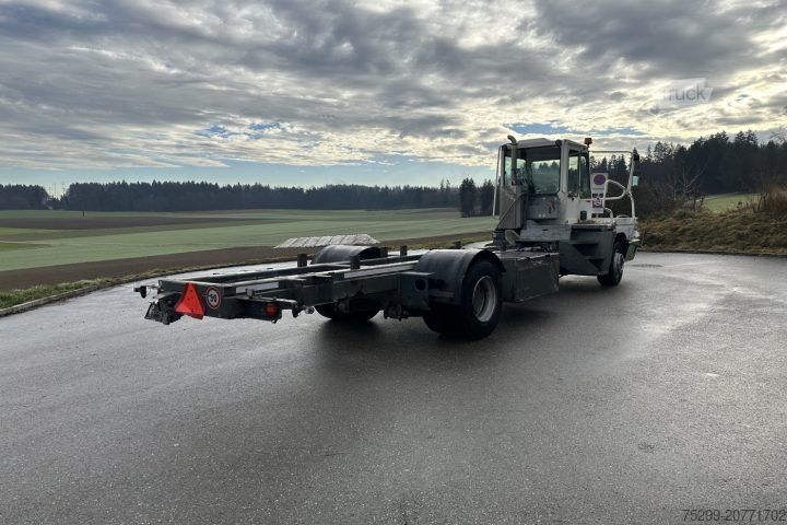 Chasis de camión YT222 4x2 Chassis-Kabine / Swiss-Vehicle