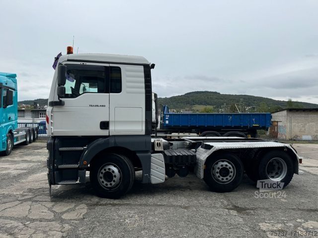 LKW-Fahrgestell MAN 26.480 6x2