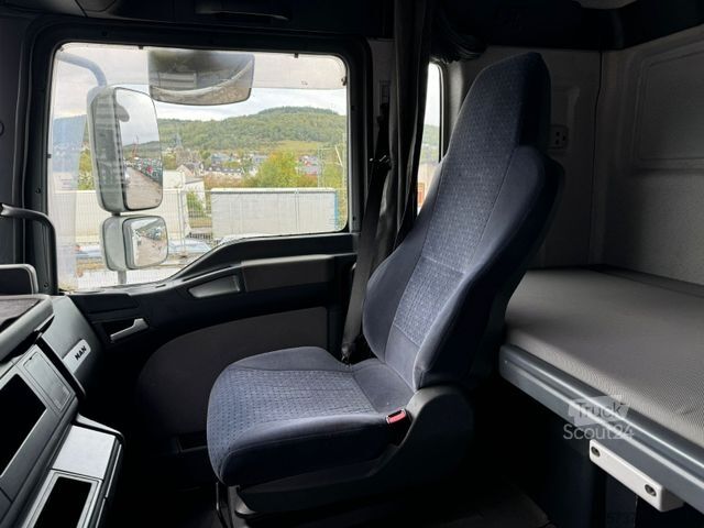 LKW-Fahrgestell MAN 26.480 6x2