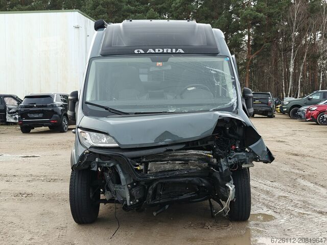 Adria TWIN 640SGX 180 KM AVTOMAT MARKIZA DVIŽNA POSTELJA Adria TWIN 640SGX