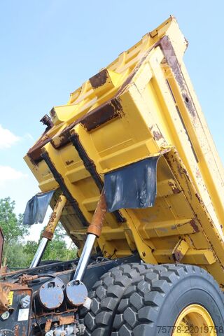 Dumper Komatsu HD405 -8E0 | 77 TON | GOOD TIRES