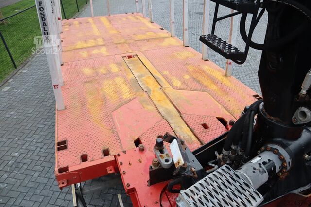  Trax N/A TS2D | 2X STEER AXLE W REMOTE | HIAB LOGLIF...