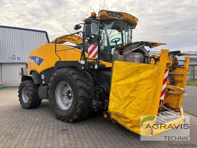 Feldhäcksler New Holland FR 9060