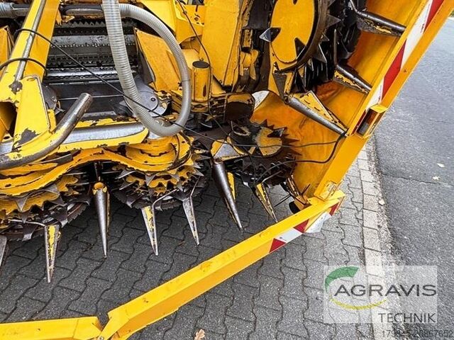 Feldhäcksler New Holland FR 9060