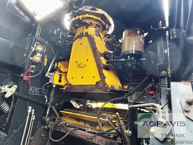 Feldhäcksler New Holland FR 9060