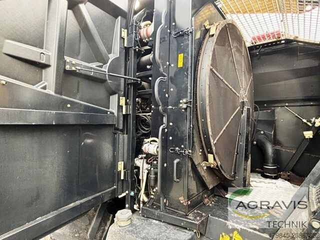 Feldhäcksler New Holland FR 9060