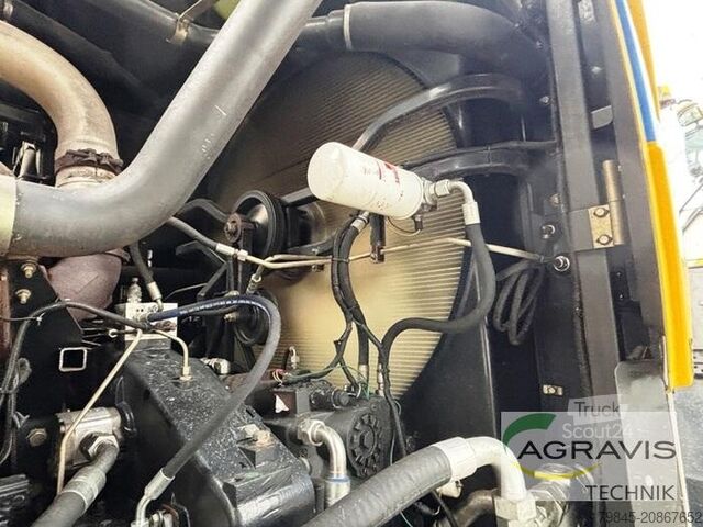 Feldhäcksler New Holland FR 9060