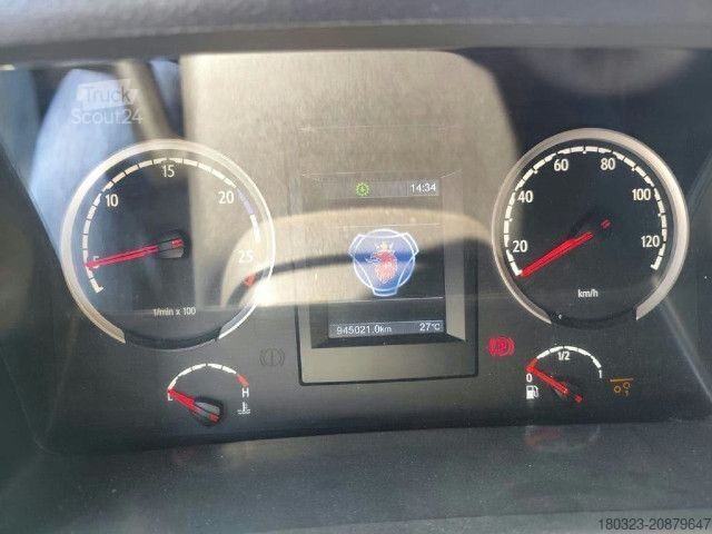 Camión portacontenedores de gancho Scania CV360.