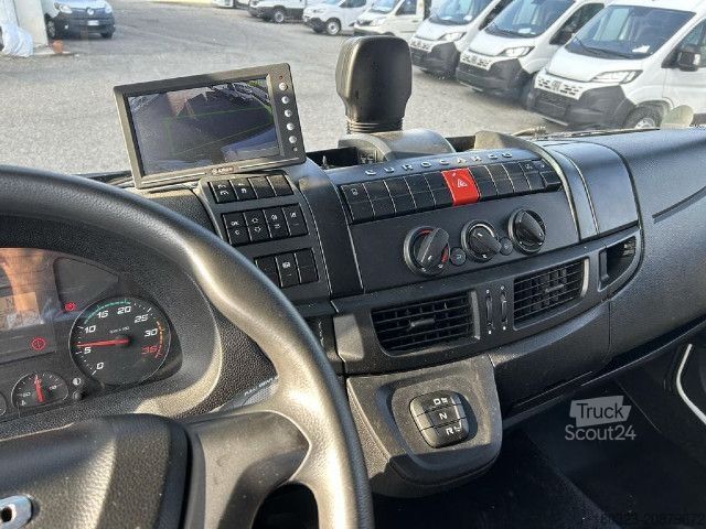 Camión caja IVECO ML120E25/P