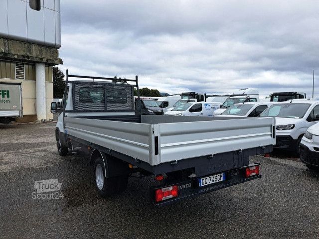 Camión de plataforma IVECO 35C14