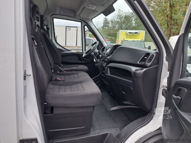 Furgoneta caja IVECO 35C16H