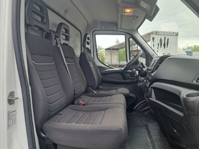 Furgoneta caja IVECO 35C16H