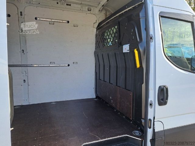 Furgoneta IVECO 35S16 V