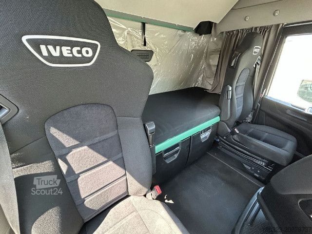 Standard tractor unit IVECO AS440S51T/P