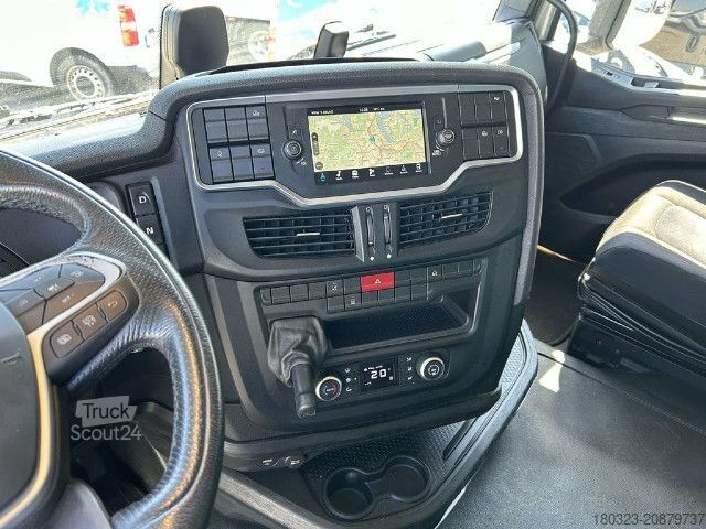 Standard tractor unit IVECO AS440S51T/P