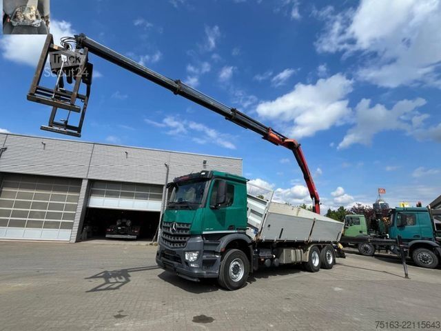 LKW mit Pritsche (offen) MERCEDES-BENZ Arocs 2648 6x2 3-Achs Kipper Heckkran Funk