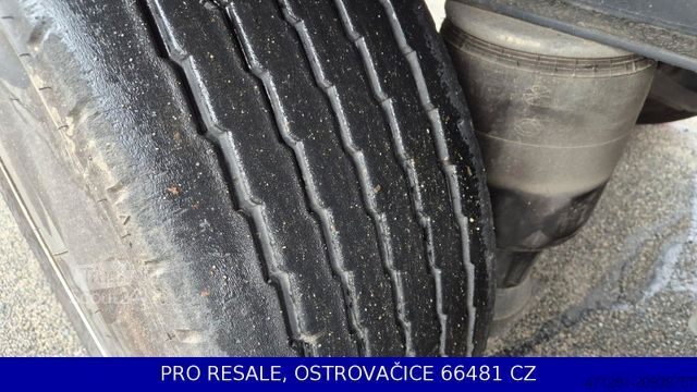 Ανοιχτό ημιρυμουλκούμενο με μουσαμά KÖGEL SN 24 CARGO + LIFTACHSE + SAF