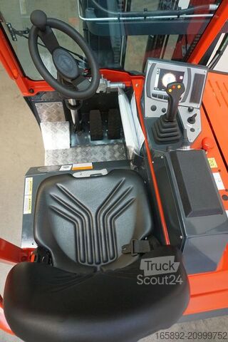 Vierwegvorkheftruck Combilift CBE3000