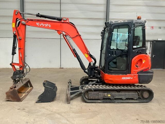 Minibagger Kubota KX 042-4