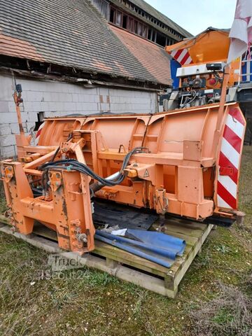 Özel amaçlı kamyon Iveco Magirus + Anhänger + Schiebenschild + Salzstreuer