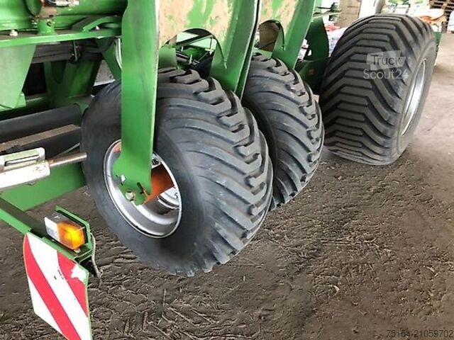 Precision seeder Amazone EDX 9000-T