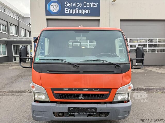 Crane truck FUSO Canter 7C15 Absetzer Kupplung defekt-Motorläuft