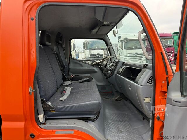 Crane truck FUSO Canter 7C15 Absetzer Kupplung defekt-Motorläuft