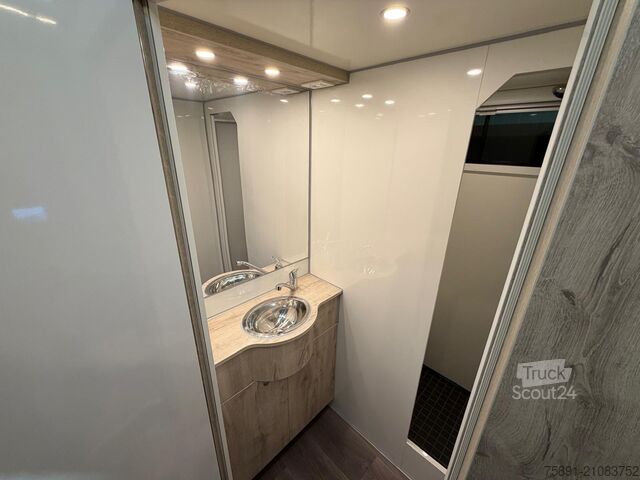 Boskapstransportör, hästtransportör Mercedes-Benz Fuso Pferdetransporter POP-Out 3 Stellplätze