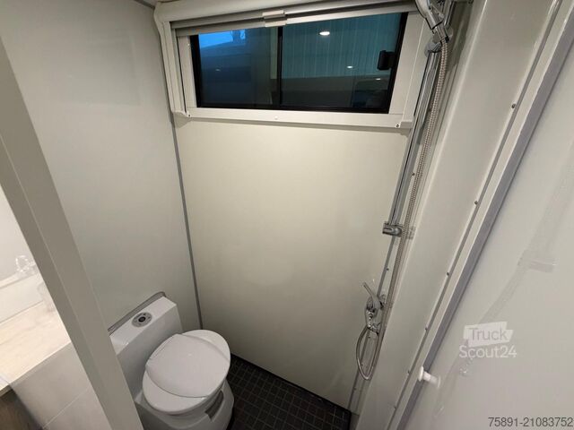 Boskapstransportör, hästtransportör Mercedes-Benz Fuso Pferdetransporter POP-Out 3 Stellplätze