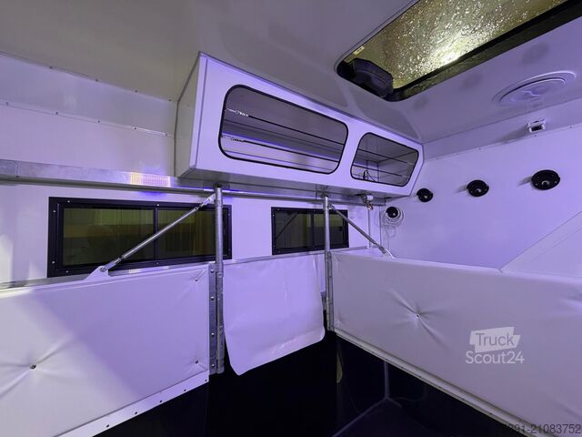 Boskapstransportör, hästtransportör Mercedes-Benz Fuso Pferdetransporter POP-Out 3 Stellplätze