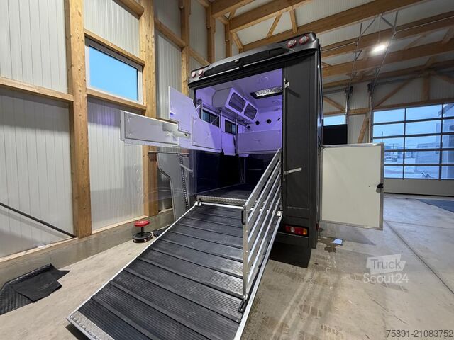 Boskapstransportör, hästtransportör Mercedes-Benz Fuso Pferdetransporter POP-Out 3 Stellplätze