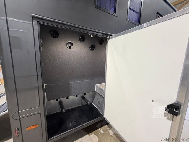 Boskapstransportör, hästtransportör Mercedes-Benz Fuso Pferdetransporter POP-Out 3 Stellplätze