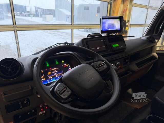 Boskapstransportör, hästtransportör Mercedes-Benz Fuso Pferdetransporter POP-Out 3 Stellplätze