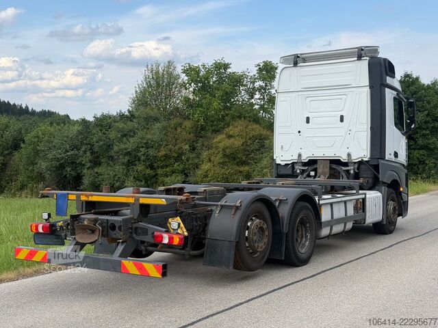 شاحنة ذات هياكل قابلة للتبديل MERCEDES-BENZ Actros 2543