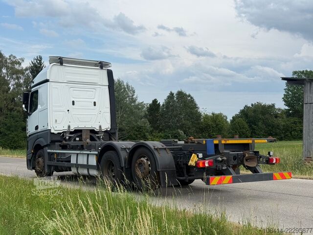 شاحنة ذات هياكل قابلة للتبديل MERCEDES-BENZ Actros 2543