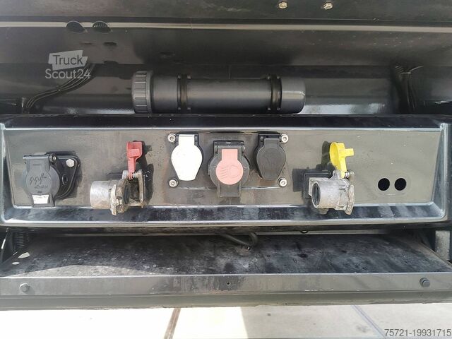 Prevoz v hladilniku/zamrznjenem stanju SCHMITZ SKO 24 SCB LIFT AXLE BLACK