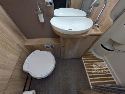 Autocaravana integral Eura Mobil Integra Line 730 EF 160PS/Autom/Backofen/SAT/TV/Fahrradträger