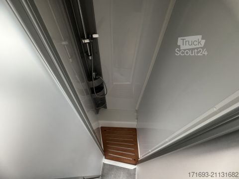 Polointegrovaný karavan Dethleffs Just 90 T 7052 DBM wenig km 1. Hand