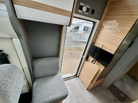 Polointegrovaný karavan Dethleffs Just 90 T 7052 DBM wenig km 1. Hand