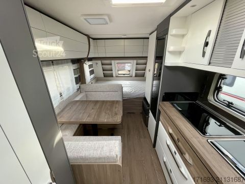 Bivalnik Hobby Excellent Edition 490 KMF