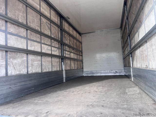 Transportador con plataforma y toldo MAN TGL dwände iebeplane