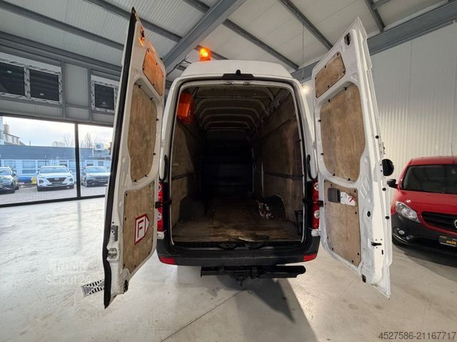 Furgoneta de caja alta VOLKSWAGEN Crafter Kasten 50 MAXI HOCH&LANG L3H3*AHK 3500KG